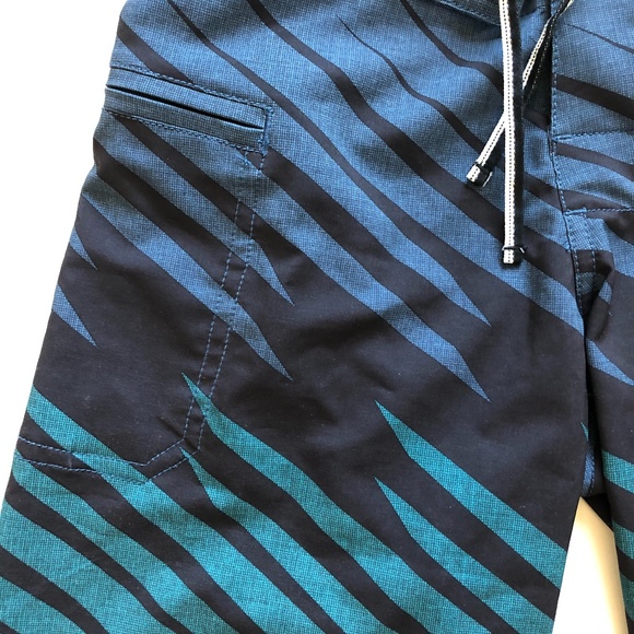 DC Apparel Board Shorts Swim Trunks 22 / 8 Slim - Picture 2 of 4